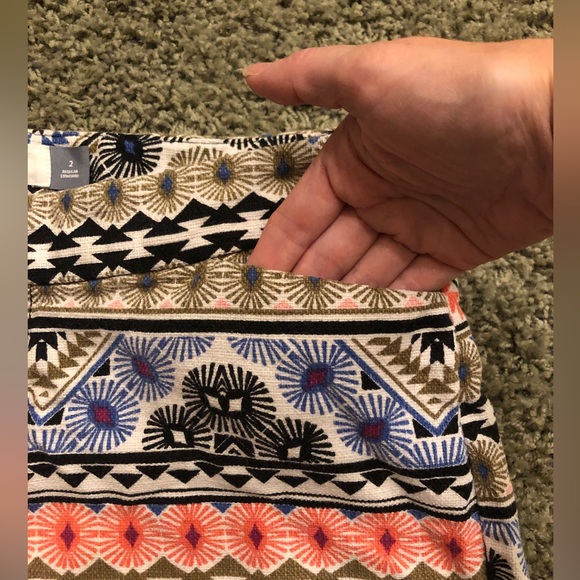 Old Navy Patterned Shorts - Picture 3 of 6